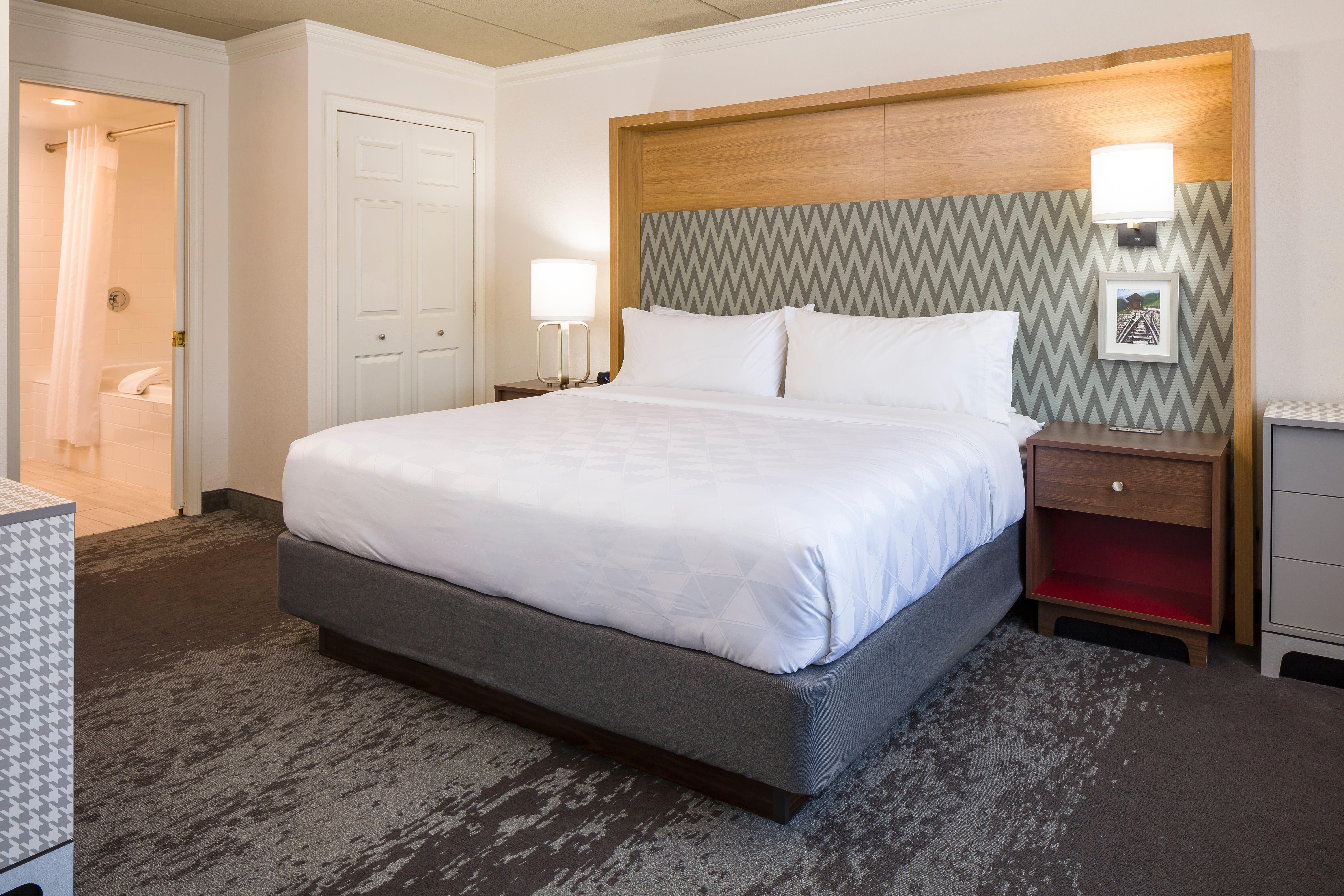 Holiday Inn Salem By Ihg Exterior photo