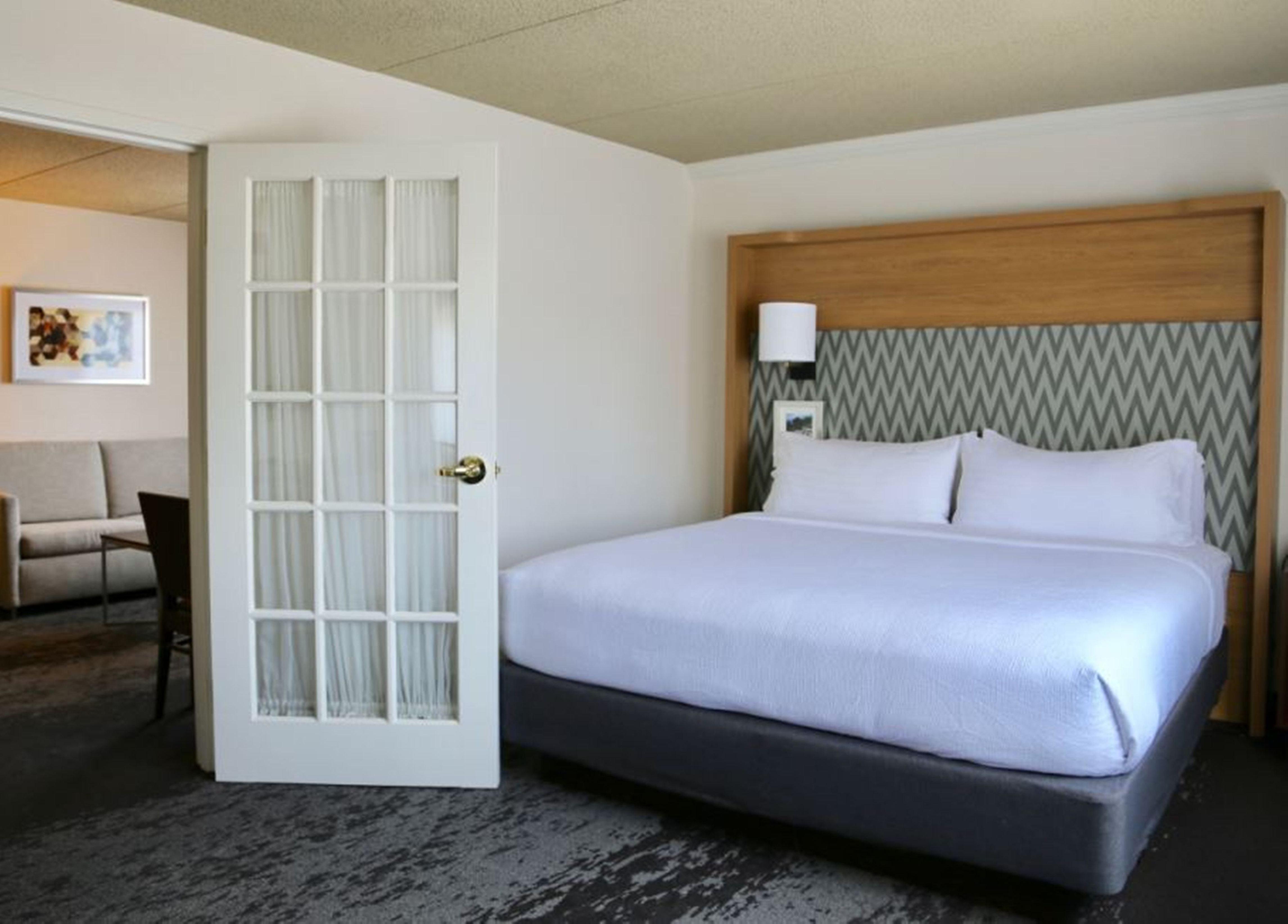 Holiday Inn Salem By Ihg Exterior photo