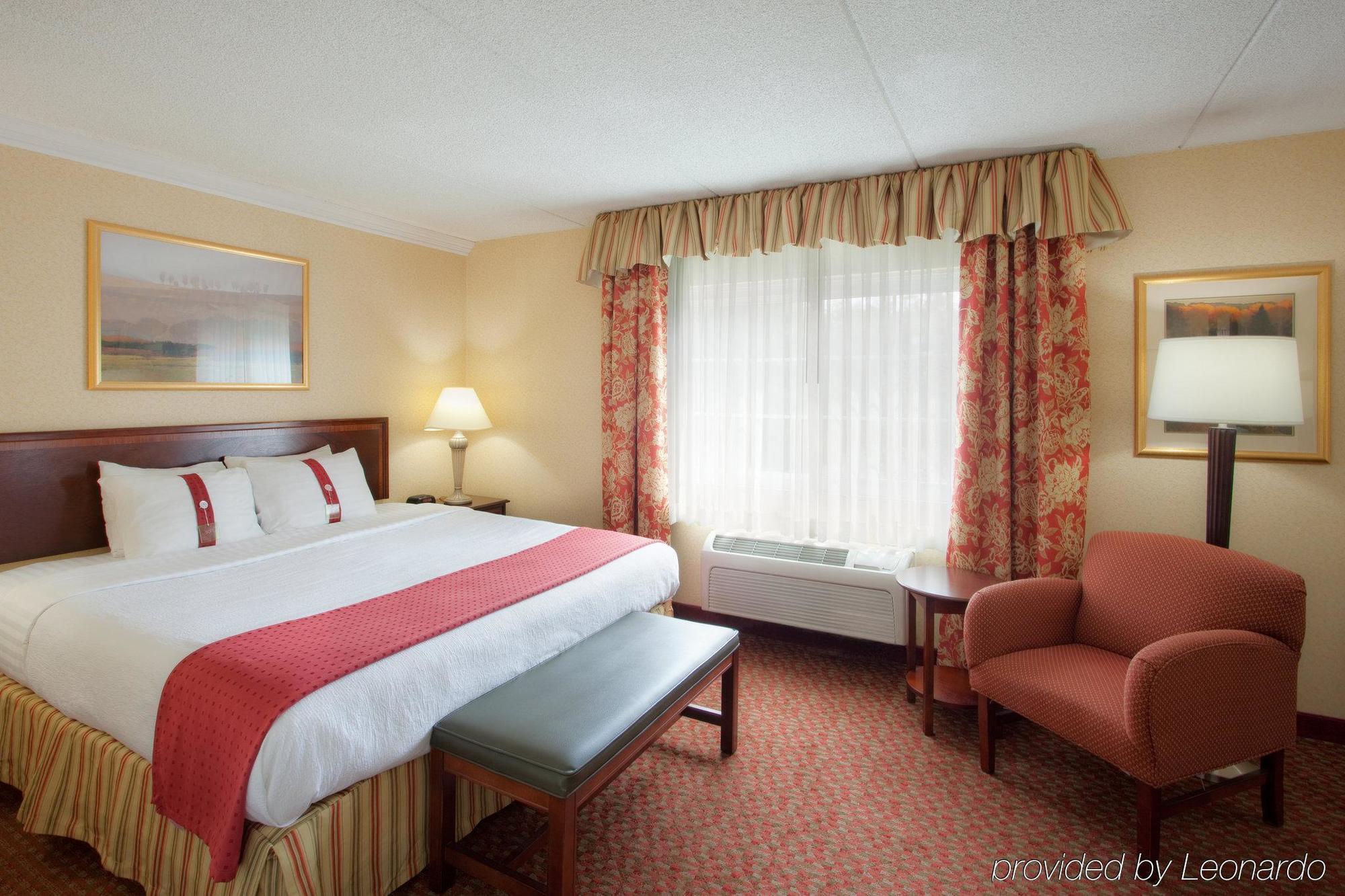 Holiday Inn Salem By Ihg Exterior photo