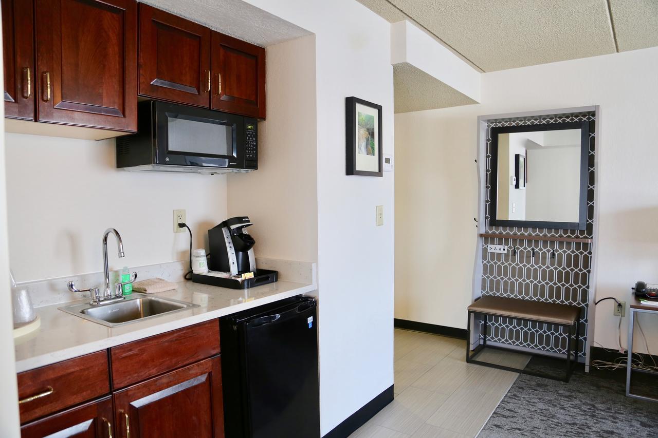 Holiday Inn Salem By Ihg Exterior photo