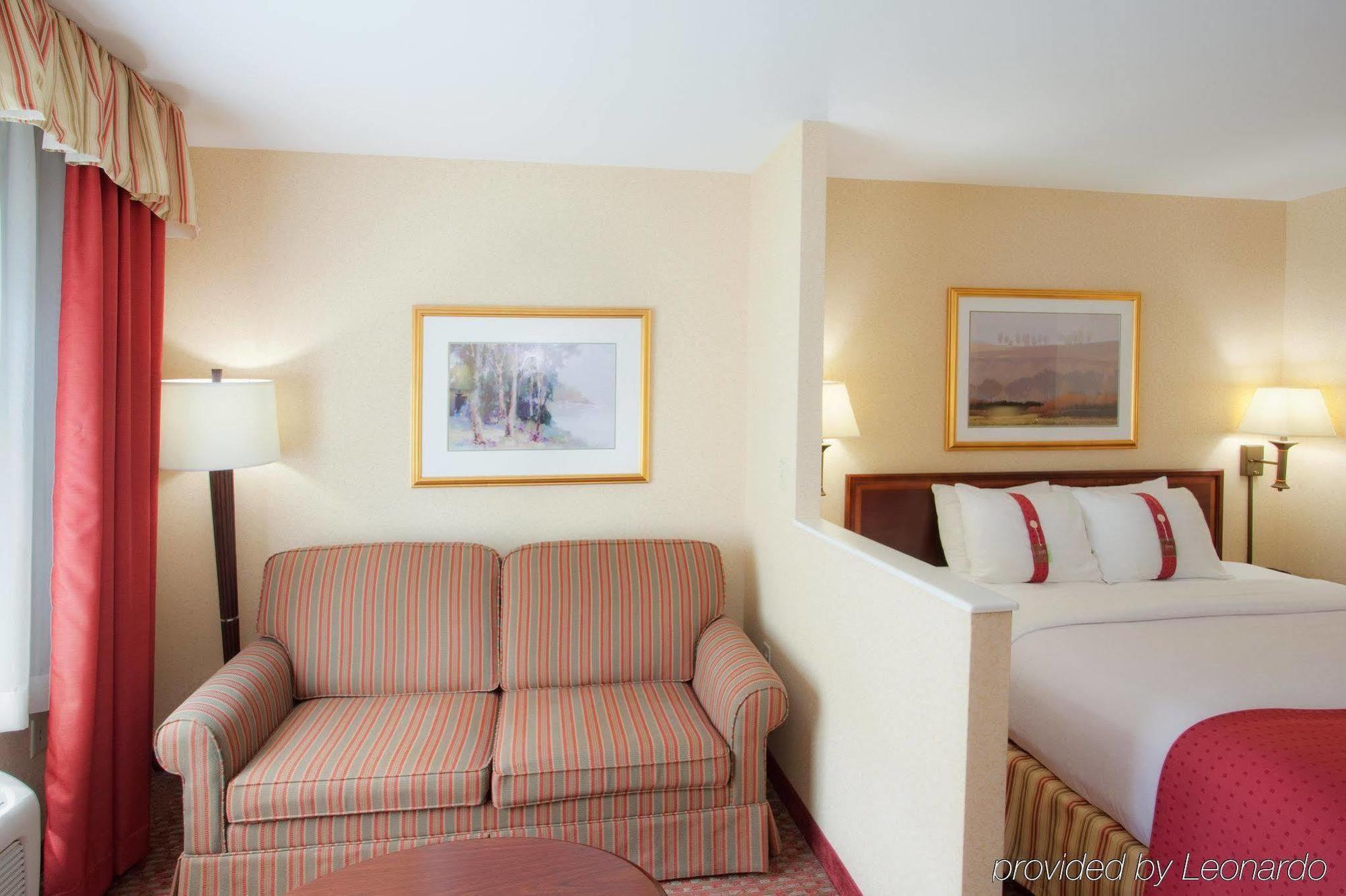 Holiday Inn Salem By Ihg Exterior photo